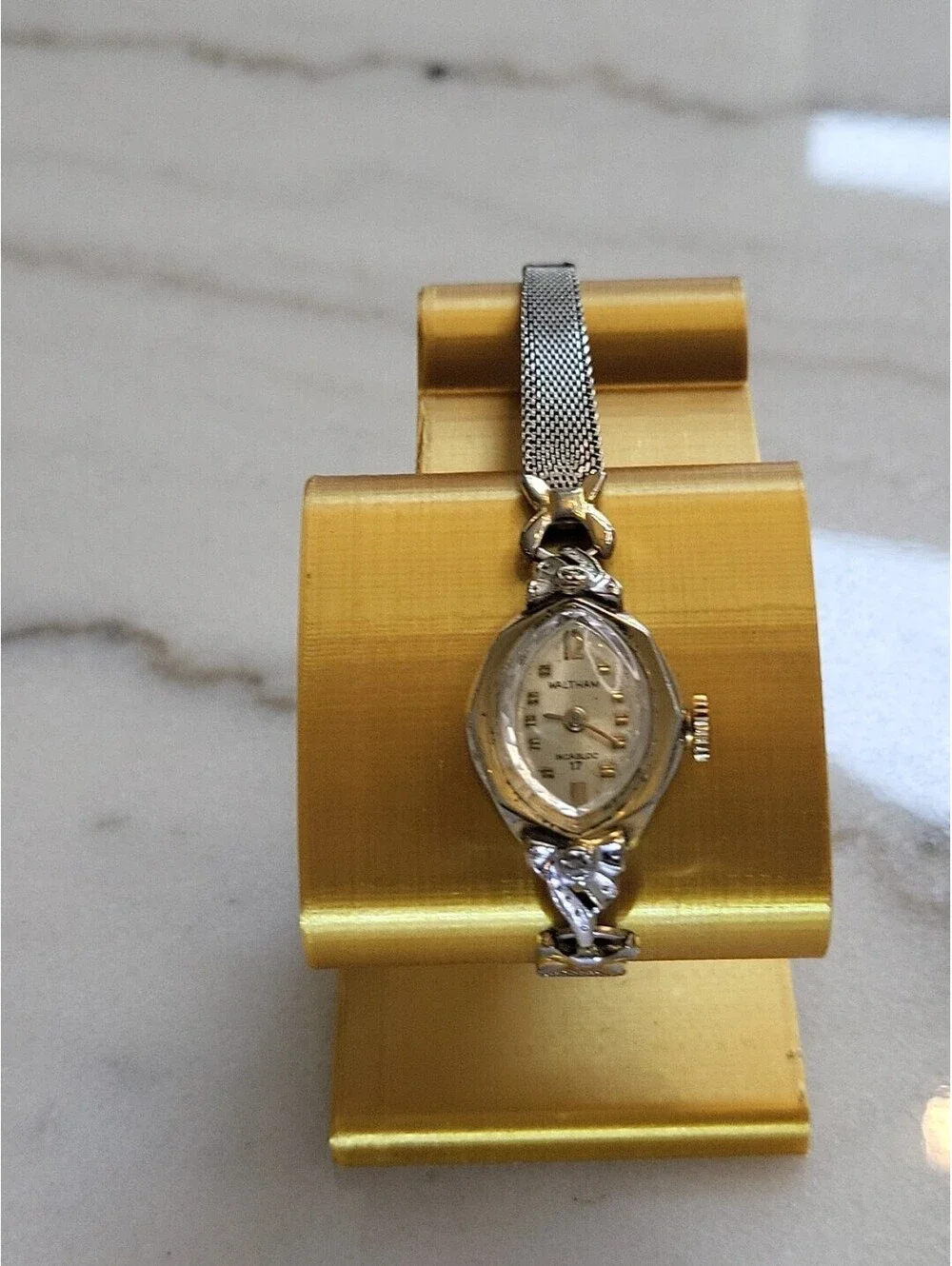 Vtg Waltham Ladies 17Jewels Incabloc Windup Watch 6.75